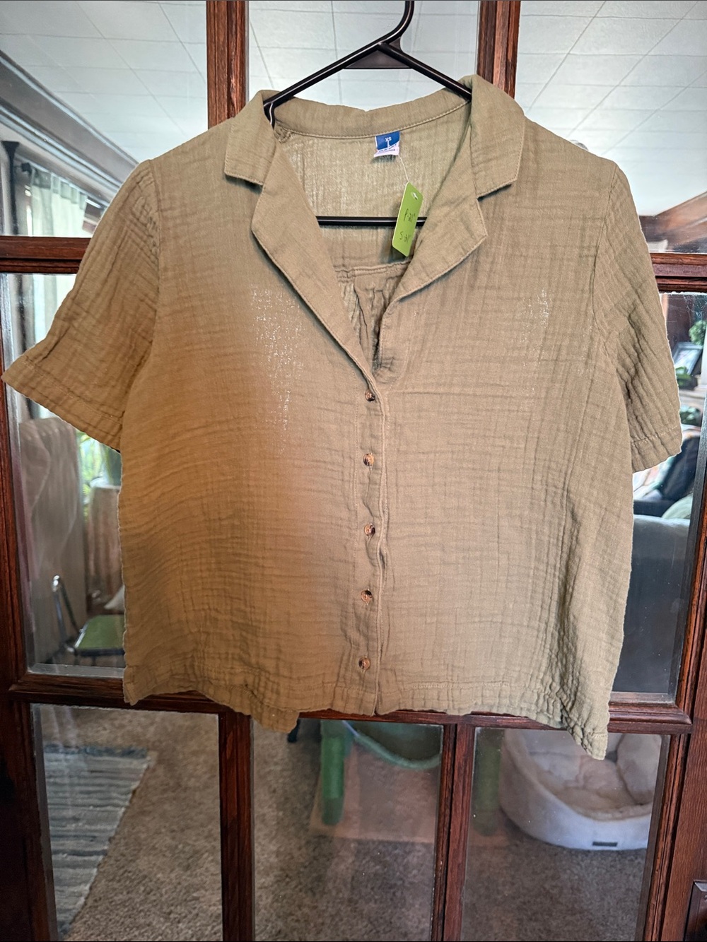 Old Navy Olive Green Short-Sleeve Button-Down Shirt